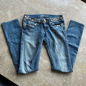 Miss Me 💗 Metal Studded Jeans 👖Vintage early 2000’s